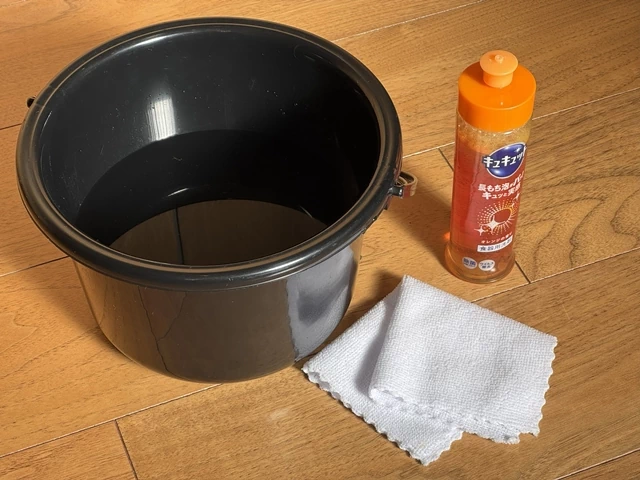 フローリングは超うすめ洗剤できれいに